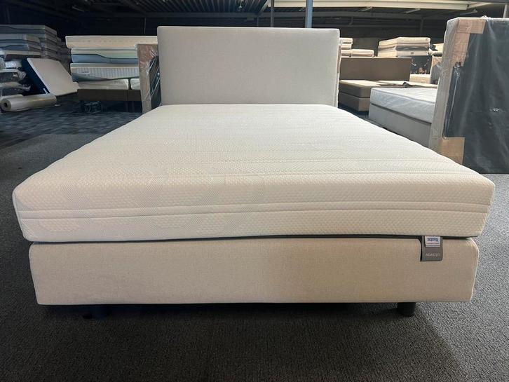 Nieuw auping bed 140 x 210 met Adagio matras, Huis en Inrichting, Slaapkamer | Matrassen en Bedbodems, Nieuw, Bedbodem, 140 cm