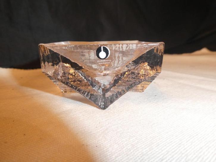 Pukeberg-zoutvaatje, ontwerp Eva Englund, Zweeds design, Huis en Inrichting, Keuken | Servies, Gebruikt, Overige stijlen, Glas