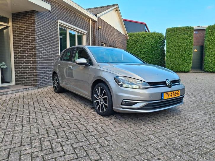 Volkswagen Golf 1.0 TSI 115pk 2018 Grijs comfortline busines, Auto's, Volkswagen, Particulier, Golf, Benzine, Hatchback, Handgeschakeld