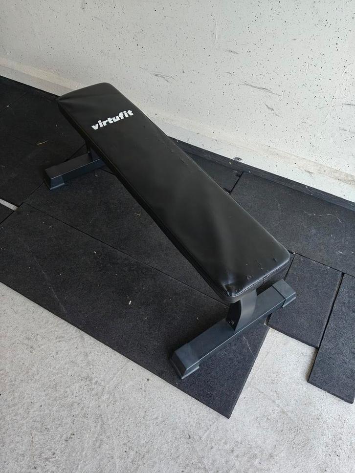 VirtuFit vlakke fitnessbank, Sport en Fitness, Overige Sport en Fitness, Zo goed als nieuw, Ophalen