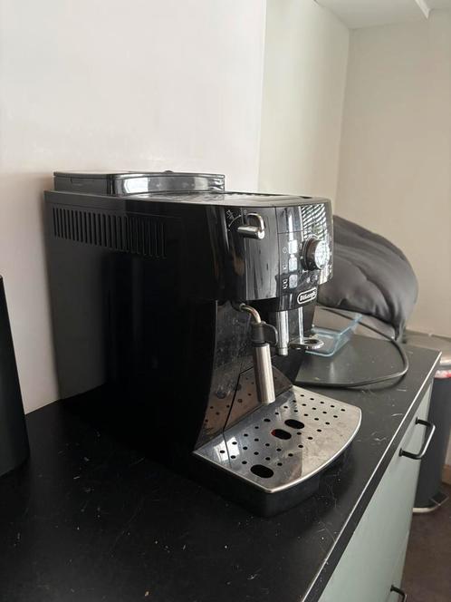 DeLonghi Magnifa S, Witgoed en Apparatuur, Koffiezetapparaten, Zo goed als nieuw, Koffiemachine, Ophalen
