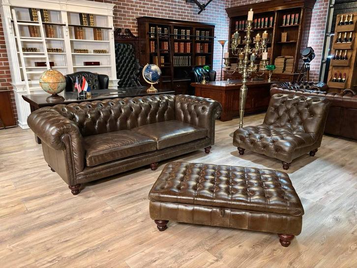 Originele Westminster Chesterfield - set Handgemaakt, Huis en Inrichting, Banken | Voetenbanken en Poefen, Zo goed als nieuw, 125 cm of meer