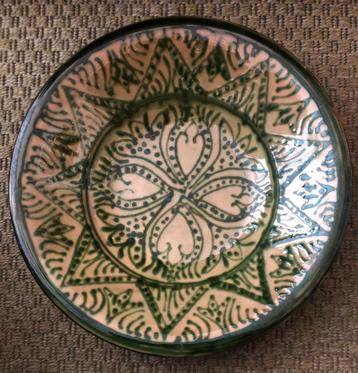 Kunst : Terracotta geglazuurde groene schaal Ternai Sarolta beschikbaar voor biedingen