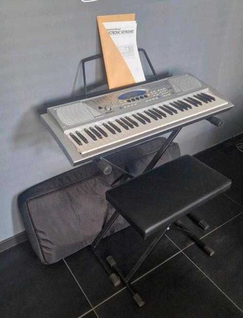 Medeli M1 keyboard met standaard, tas en kruk, Muziek en Instrumenten, Keyboards, Zo goed als nieuw, 61 toetsen, Medeli, Aanslaggevoelig