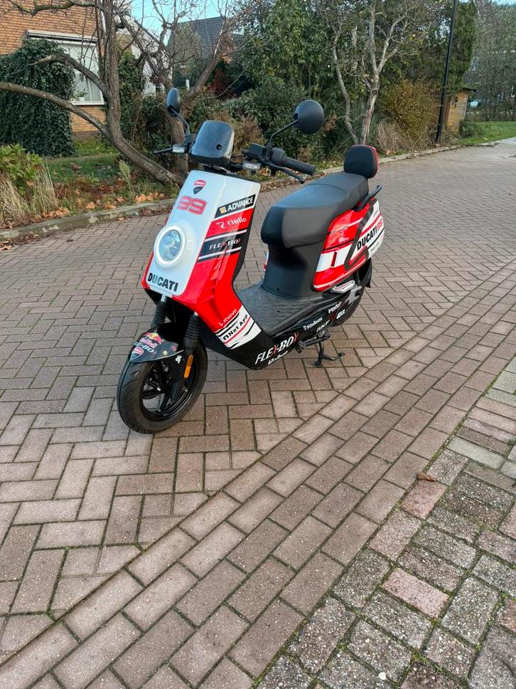 Niu n1s, Fietsen en Brommers, Scooters | Overige merken, Zo goed als nieuw, Elektrisch, Ophalen