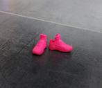 Barbie kleding nieuw - Originele sport schoenen Curvy Roze, Ophalen of Verzenden, Nieuw, Barbie