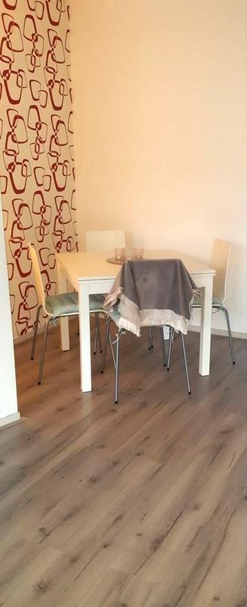 BJURSTA uitschuifbare eettafel wit beschikbaar voor biedingen