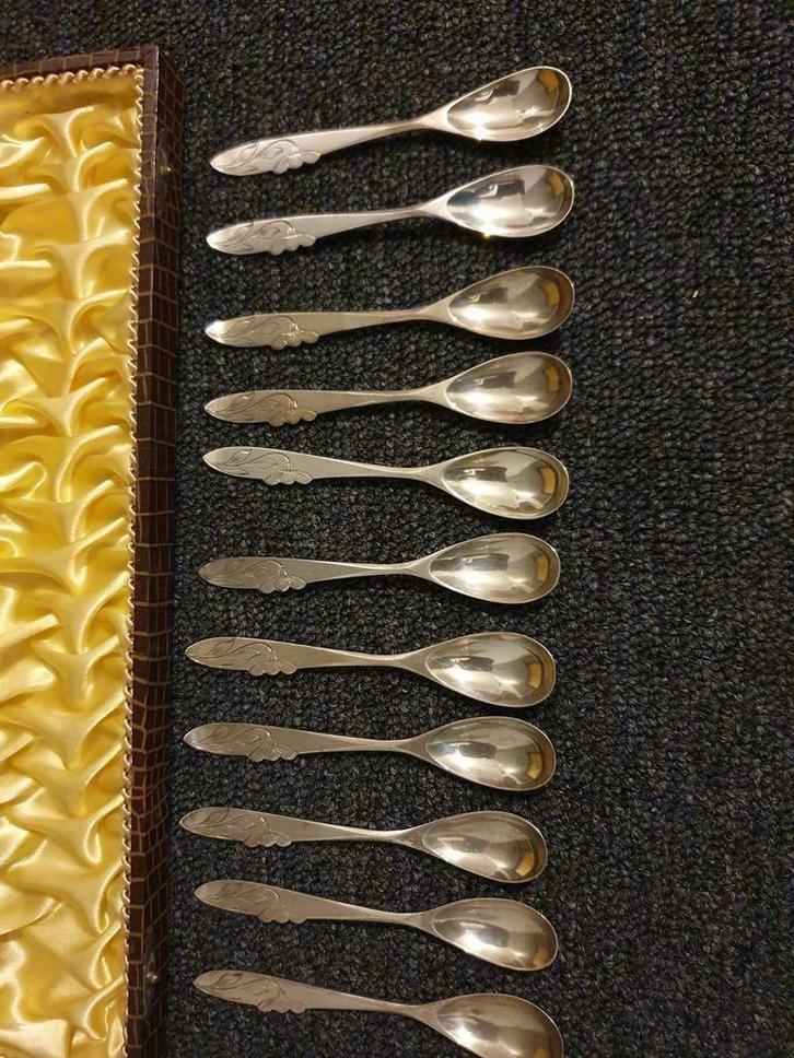 11 zilveren ( 835 ) theelepels fantasiebloemen, Antiek en Kunst, Antiek | Bestek, Verzenden