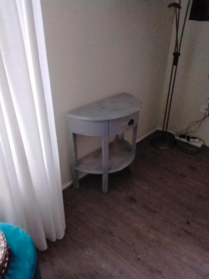 Leuk halfrond tafeltje, Huis en Inrichting, Tafels | Bijzettafels, Gebruikt, Overige vormen, 45 tot 60 cm, Minder dan 55 cm, Hout