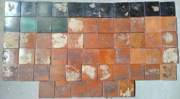 61 diverse kleuren tegels ong. 9,8 x 10cm; dikte 13mm. beschikbaar voor biedingen