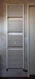 Design radiator met onderaansluiting, Ophalen, Radiator, Minder dan 60 cm, Zo goed als nieuw