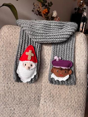 Gehaakte sjaal shawl sint en piet , intocht, 5 december beschikbaar voor biedingen