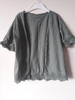 Leuk legergroen loshangend vestje maat 134/140, Kinderen en Baby's, Kinderkleding | Maat 134, Gebruikt, Meisje, Trui of Vest, Ophalen of Verzenden