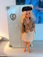 Sindy Fleur Pop kleding kast, Kleding & Schoenen, Kinderen en Baby's, Speelgoed | Poppen, Ophalen of Verzenden, Gebruikt, Barbie