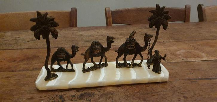 Vintage kamelen karavaan Marokko Toeareg volk albast voet, Verzamelen, Beelden en Beeldjes, Gebruikt, Ophalen of Verzenden