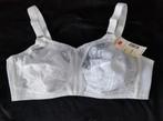 Triumph bh 100 D nieuw, Kleding | Dames, Ondergoed en Lingerie, Ophalen of Verzenden, Wit, BH