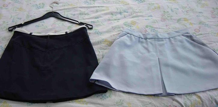 2 tennisrokjes maat 42, ook tennisballen tas polsbandjes DVD, Sport en Fitness, Tennis, Zo goed als nieuw, Ophalen