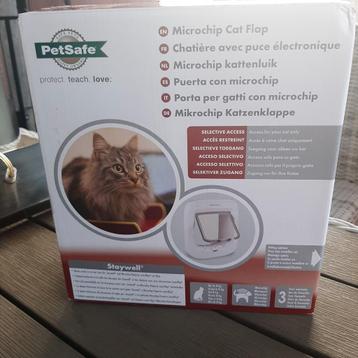 Kattenluik met microchip beschikbaar voor biedingen