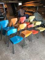 Partij 53 stapelbare Thonet S270 S 270 design stoelen, Ophalen, Gebruikt, Bruin, Nvt