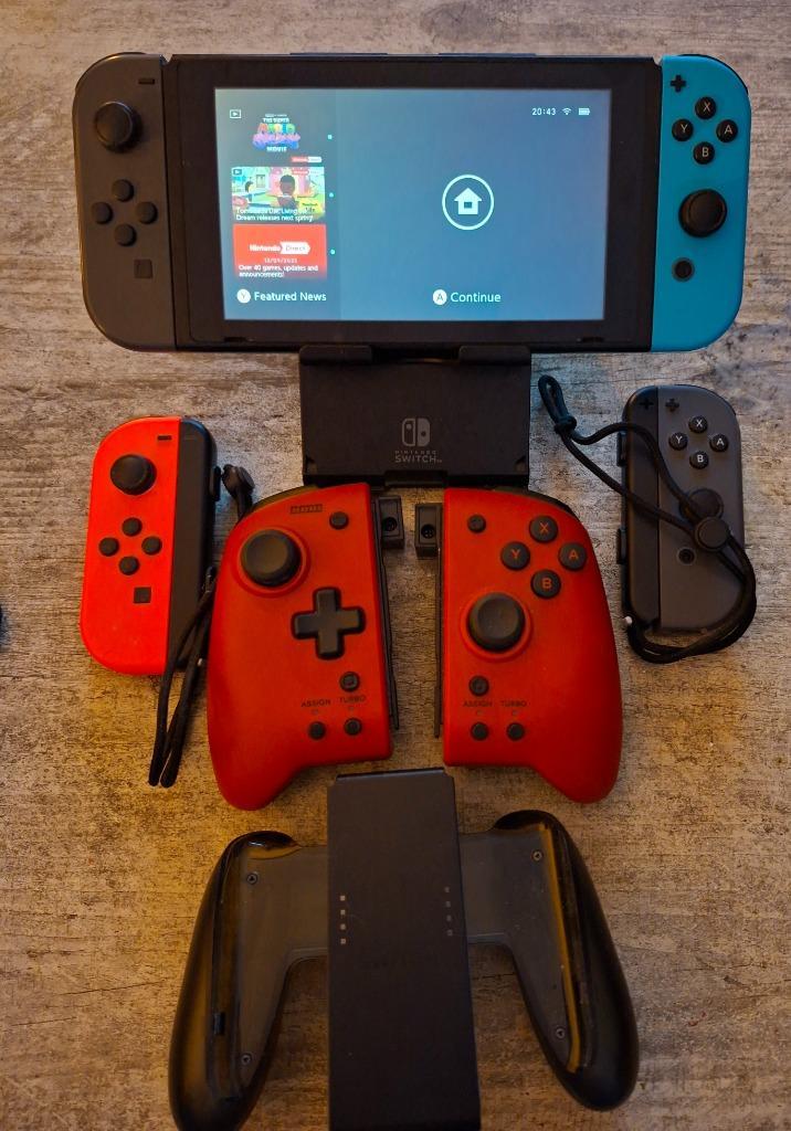 Nintendo Switch V1 HAC-001 // 4 Joycons + Hori Split Pad Pro, Spelcomputers en Games, Spelcomputers | Nintendo Switch, Gebruikt