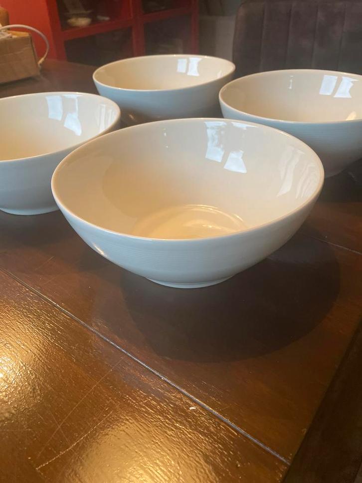 Set van 4 Madison kommen - Zo goed als nieuw!, Huis en Inrichting, Keuken | Servies, Zo goed als nieuw, Kom(men), Effen, Keramiek