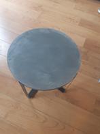 Grijs  salontafeltje, Huis en Inrichting, Tafels | Salontafels, Minder dan 50 cm, Rond, Minder dan 50 cm, Ophalen of Verzenden