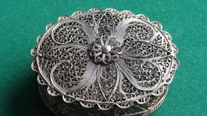 Antiek filgrain doosje zilver verguld 19e eeuw, Antiek en Kunst, Antiek | Goud en Zilver, Zilver, Ophalen of Verzenden
