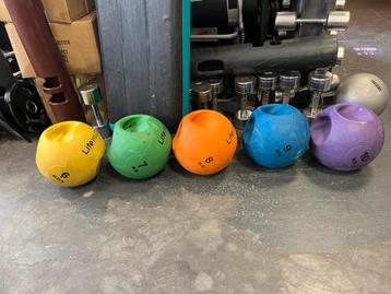 Lifemaxx gripp medicine bal ballen 6-7-8-9 en 10 kg 5 x beschikbaar voor biedingen