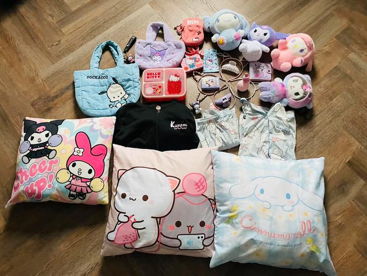 Sanrio - hello kitty collectie, Kinderen en Baby's, Kinderkleding | Kinder-kledingpakketten, Zo goed als nieuw, Maat 92, Ophalen of Verzenden