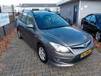 Hyundai i30 1.4 I Cvvt Crosswagon 2012 Zwart NWE KOPPELING!!, Auto's, Voorwielaandrijving, Stof, Zwart, 4 cilinders