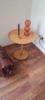 Leitmotiv - Bijzettafel Zig Zag Medium - Okergeel, Minder dan 45 cm, Minder dan 55 cm, Metaal of Aluminium, Rond