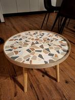 Uniek tafeltje, Ophalen