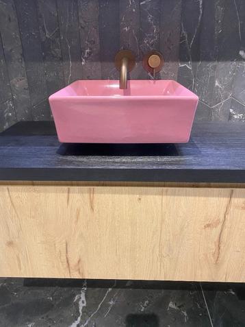 Waskom roze  beschikbaar voor biedingen