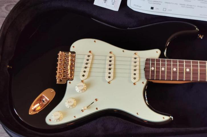Fender Stratocaster Black1 John Mayer 1 of 500, Muziek en Instrumenten, Snaarinstrumenten | Gitaren | Elektrisch, Gebruikt, Solid body