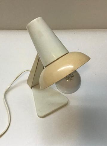 Retro tafellamp uit de jaren 50, metaal en kunststof beschikbaar voor biedingen