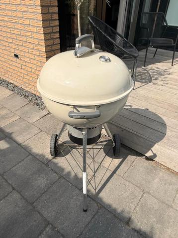 Weber Kettle 57cm - Ivoor Kleur beschikbaar voor biedingen