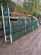 Groene smeedijzeren poort met bijpassende hekwerken, Ophalen, IJzer, 200 cm of meer, Draaipoort