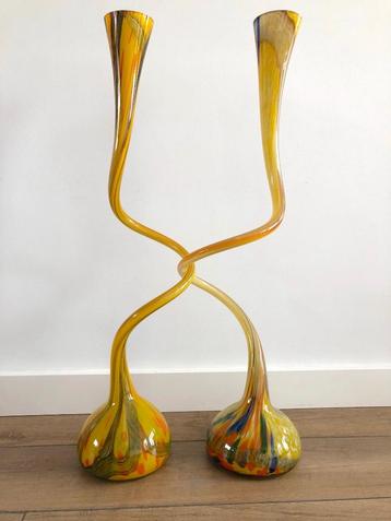 2 Glazen design objecten/ glaskunst/vazen beschikbaar voor biedingen