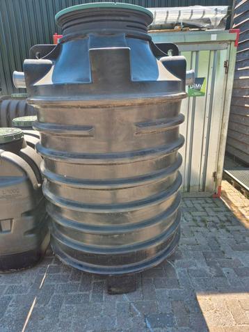 2000liter septic tank/watertank. beschikbaar voor biedingen
