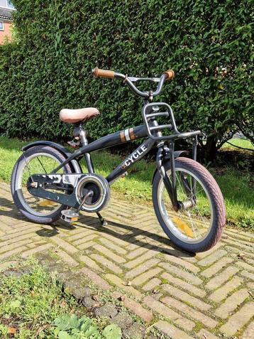 Kinderfiets 16 inch banden beschikbaar voor biedingen