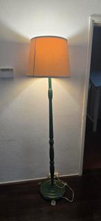 Groene Staande Lamp met Oranje Kap, Huis en Inrichting, Lampen | Vloerlampen, Ophalen, Hout, Gebruikt, Klassiek