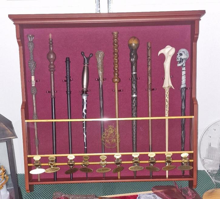 Harry Potter wand toverstokken Noble Collection Display, Verzamelen, Harry Potter, Zo goed als nieuw, Replica, Ophalen of Verzenden