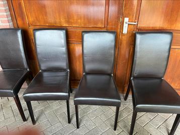 GRATIS: set van 4 leren eetkamerstoelen beschikbaar voor biedingen