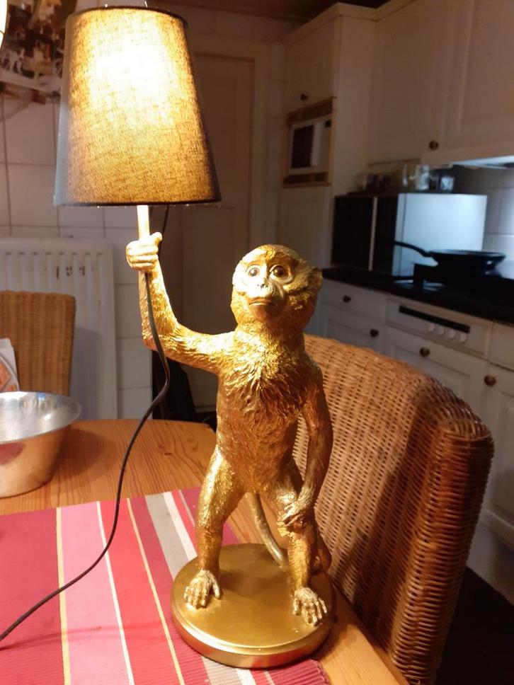 Gouden Aap Lamp - Unieke Sfeerverlichting, Huis en Inrichting, Lampen | Tafellampen, Nieuw, 50 tot 75 cm, Kunststof, Stof, Ophalen of Verzenden