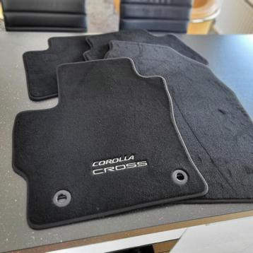 Corolla Cross matten origineel koopje op=op beschikbaar voor biedingen