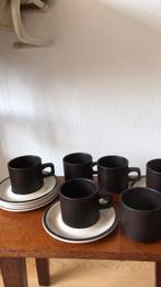 Koffiemokken en schotels. bijpassende gebakschotels, Overige stijlen, Kop(pen) en/of Schotel(s), Gebruikt, Ophalen