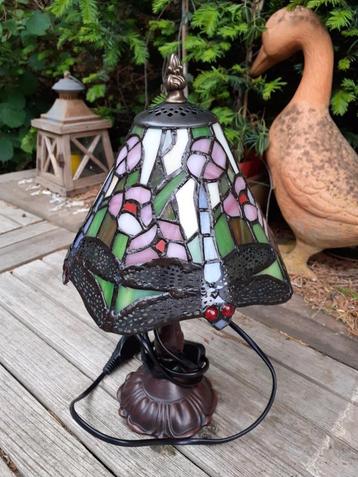 Nieuwe Tiffanylamp m fraai Handwerk Tiffanykap/Metalen Voet beschikbaar voor biedingen