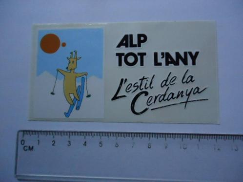 sticker oud ALP Alpen ski skien frankrijk france cerdanya, Verzamelen, Stickers, Zo goed als nieuw, Bedrijf of Vereniging, Verzenden