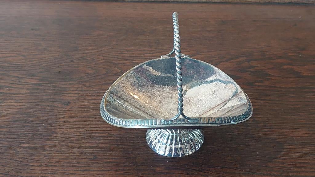 Verzilverd bonbonschaaltje met beugel vintage., Ophalen of Verzenden, Zilver