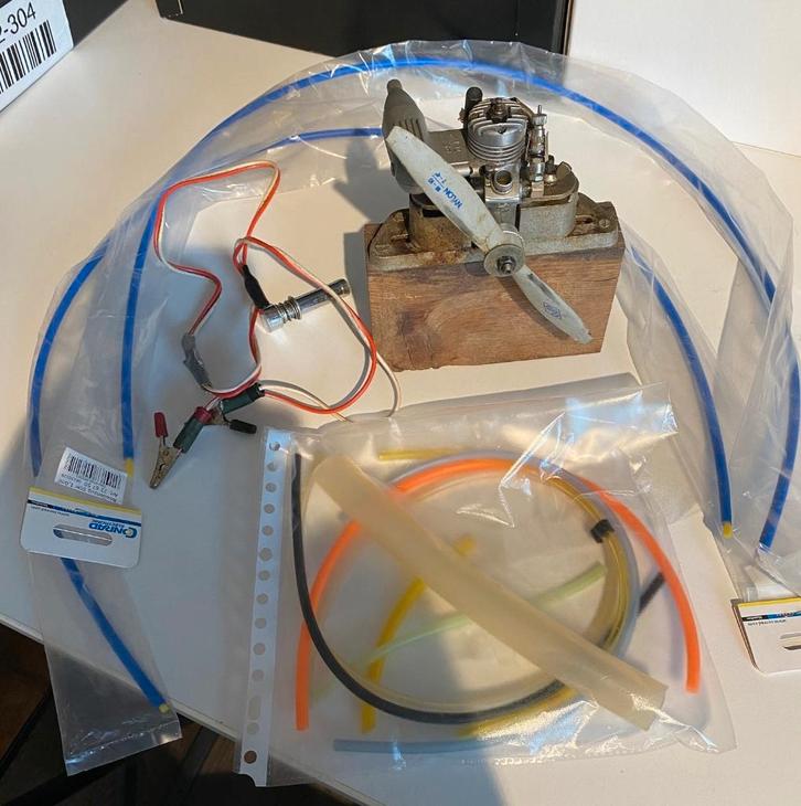 Max Os10 / Bowden kabels / Rc Fuel en diverse leidingen, Hobby en Vrije tijd, Modelbouw | Radiografisch | Auto's, Gebruikt, Onderdeel